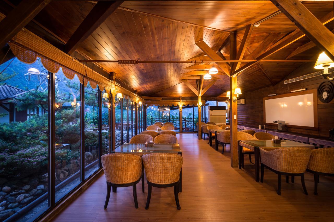 Wulai Sunglyu Hot Spring Resort Buitenkant foto