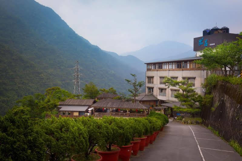 Wulai Sunglyu Hot Spring Resort Buitenkant foto